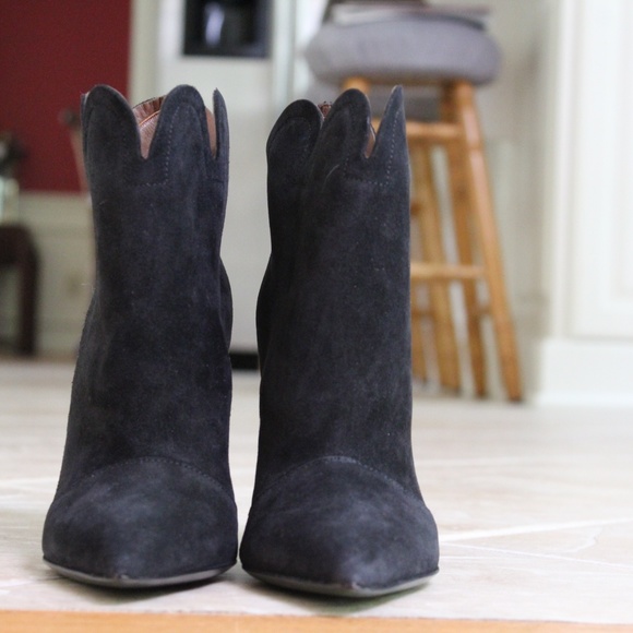 Burberry Scallop Suede Ankle Boots - NEW IN BOX! - Picture 2 of 3